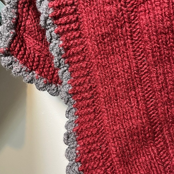 Chunky Cable Knit Handmade Burgundy 100% Soft Wool Winter Poncho Sz OS - Picture 6 of 10